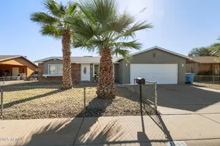 7609 W Cheery Lynn Rd, Phoenix, AZ 85033 - Photo 1