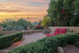 943 E Lois Ln, Phoenix, AZ 85020 - Photo 1