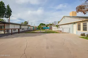 126 N Ash St, Gilbert, AZ 85233 - Photo 1