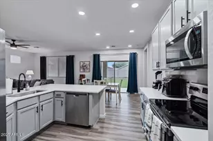 1524 E Gary Way, Phoenix, AZ 85042 - Photo 1