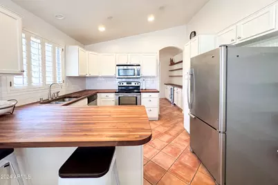 5251 W Pontiac Drive, Glendale, AZ 85308 - Photo 1