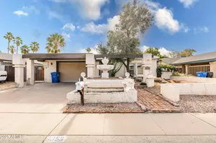 3859 E Aster Dr, Phoenix, AZ 85032 - Photo 1