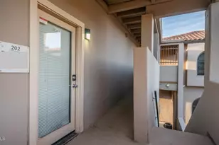 11022 S 51st St, Phoenix, AZ 85044 - Photo 1