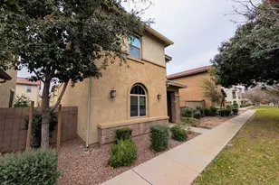 923 S Osborn Ln, Gilbert, AZ 85296 - Photo 1