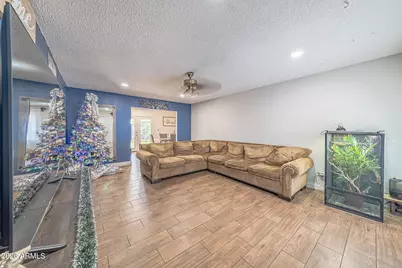 6321 W Cheery Lynn Road, Phoenix, AZ 85033 - Photo 1