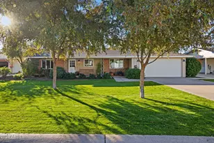 4209 E Patricia Jane Dr, Phoenix, AZ 85018 - Photo 1