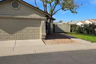 5620 S 42nd St, Phoenix, AZ 85040 - Photo 1