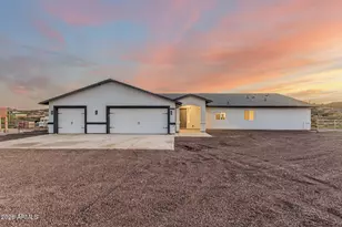 43232 N 12th St, New River, AZ 85087 - Photo 1