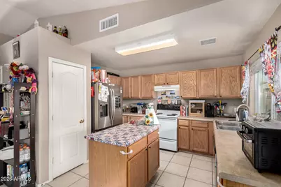 10391 W Catalina Drive, Arizona City, AZ 85123 - Photo 12