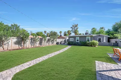 2230 E Clarendon Avenue, Phoenix, AZ 85016 - Photo 1