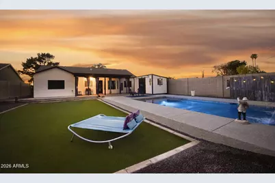 2621 N 30th Place, Phoenix, AZ 85008 - Photo 1