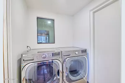 327 E Medlock Drive, Phoenix, AZ 85012 - Photo 8