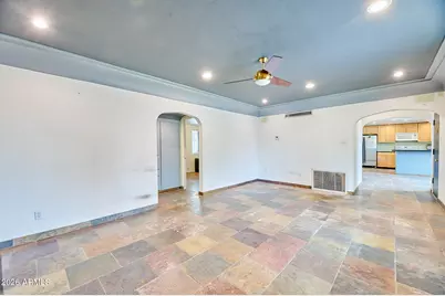 327 E Medlock Drive, Phoenix, AZ 85012 - Photo 14