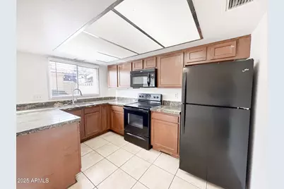 6729 N 44th Avenue, Glendale, AZ 85301 - Photo 1