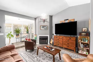 1820 E Morten Ave, Phoenix, AZ 85020 - Photo 1