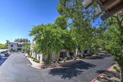 7300 N Dreamy Draw Drive #202, Phoenix, AZ 85020 - Photo 1