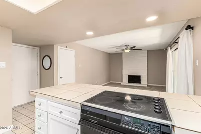 8721 E Amelia Avenue, Scottsdale, AZ 85251 - Photo 16