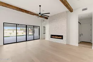 8042 E Palm Ln, Mesa, AZ 85207 - Photo 4