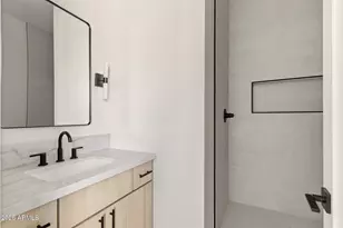 8042 E Palm Ln, Mesa, AZ 85207 - Photo 18