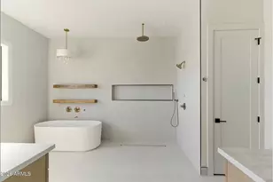 8042 E Palm Ln, Mesa, AZ 85207 - Photo 12