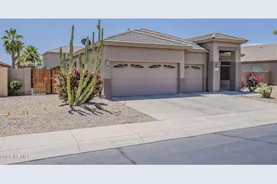 43319 W Oakland Court, Maricopa, AZ 85138 - Photo 2