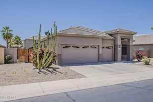 43319 W Oakland Ct, Maricopa, AZ 85138 - Photo 2