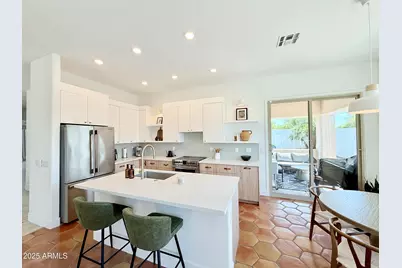 3929 E Carter Drive, Phoenix, AZ 85042 - Photo 1