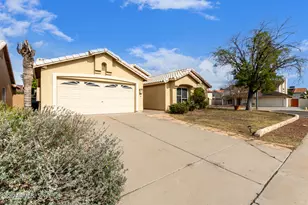 3356 E Rosemonte Dr, Phoenix, AZ 85050 - Photo 1