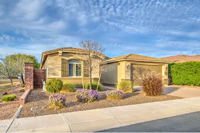 192 W Hackberry Avenue, San Tan Valley, AZ 85140 - Photo 1