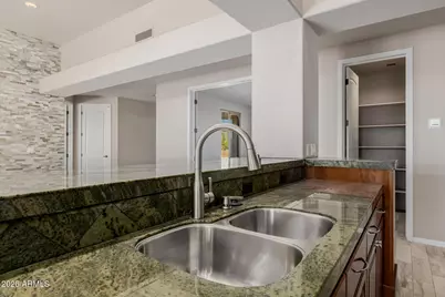 1916 E Primrose Path, Phoenix, AZ 85086 - Photo 14