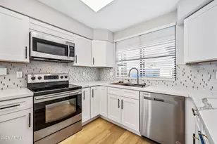 12846 S 50th Way, Phoenix, AZ 85044 - Photo 1