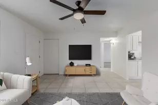 2525 N 47th Dr, Phoenix, AZ 85035 - Photo 4