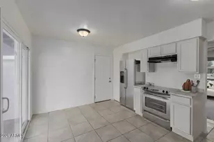 2525 N 47th Dr, Phoenix, AZ 85035 - Photo 8