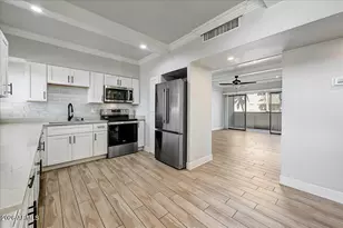 349 E Thomas Rd, Phoenix, AZ 85012 - Photo 1