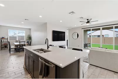 2323 W Grenadine Road, Phoenix, AZ 85041 - Photo 1