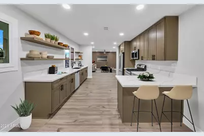 2218 W Poinsettia Drive, Phoenix, AZ 85029 - Photo 1