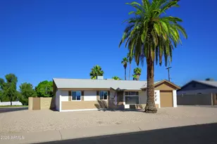 2624 W Charter Oak Rd, Phoenix, AZ 85029 - Photo 1
