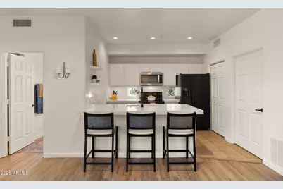 7936 E Wilshire Drive #203, Scottsdale, AZ 85257 - Photo 1