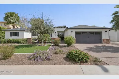 3021 N 47th Place, Phoenix, AZ 85018 - Photo 1