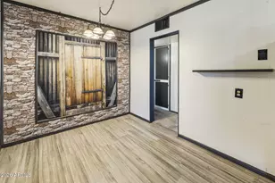 823 E Ironwood Dr, Phoenix, AZ 85020 - Photo 10