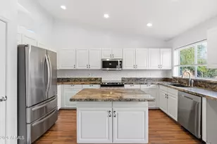 12223 N 60th Ln, Glendale, AZ 85304 - Photo 8