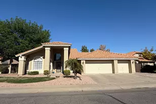 902 W Sherri Dr, Gilbert, AZ 85233 - Photo 1