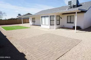 8933 W Peck Dr, Glendale, AZ 85305 - Photo 24
