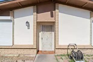 2762 W Jacinto Cir, Mesa, AZ 85202 - Photo 4