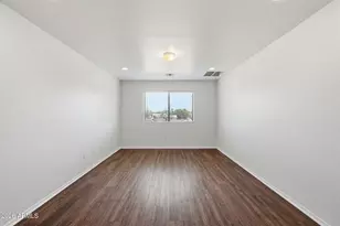 7221 S 37th Dr, Phoenix, AZ 85041 - Photo 14