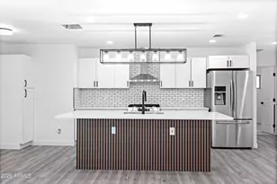 2914 N 81st Ave, Phoenix, AZ 85033 - Photo 1