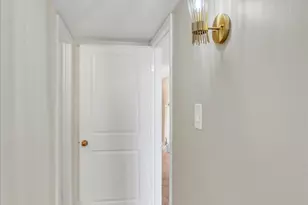 3056 N 32nd St, Phoenix, AZ 85018 - Photo 8