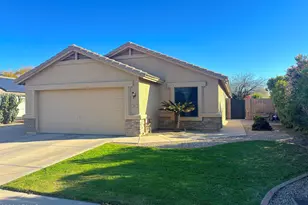 3401 E Menadota Dr, Phoenix, AZ 85050 - Photo 1