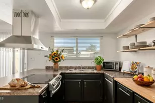 3109 W Harmont Dr, Phoenix, AZ 85051 - Photo 10