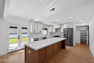 9 E Surrey Avenue, Phoenix, AZ 85022 - Photo 1